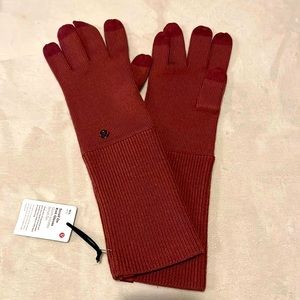 Lululemon Scroll on Knit Gloves Rose